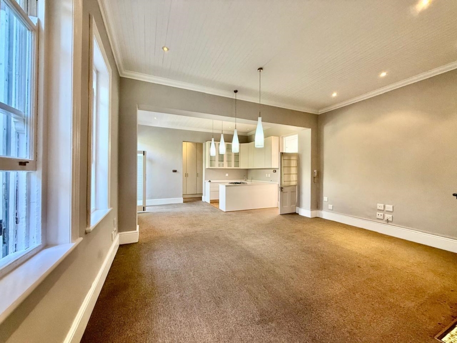 To Let 2 Bedroom Property for Rent in Green Point Western Cape